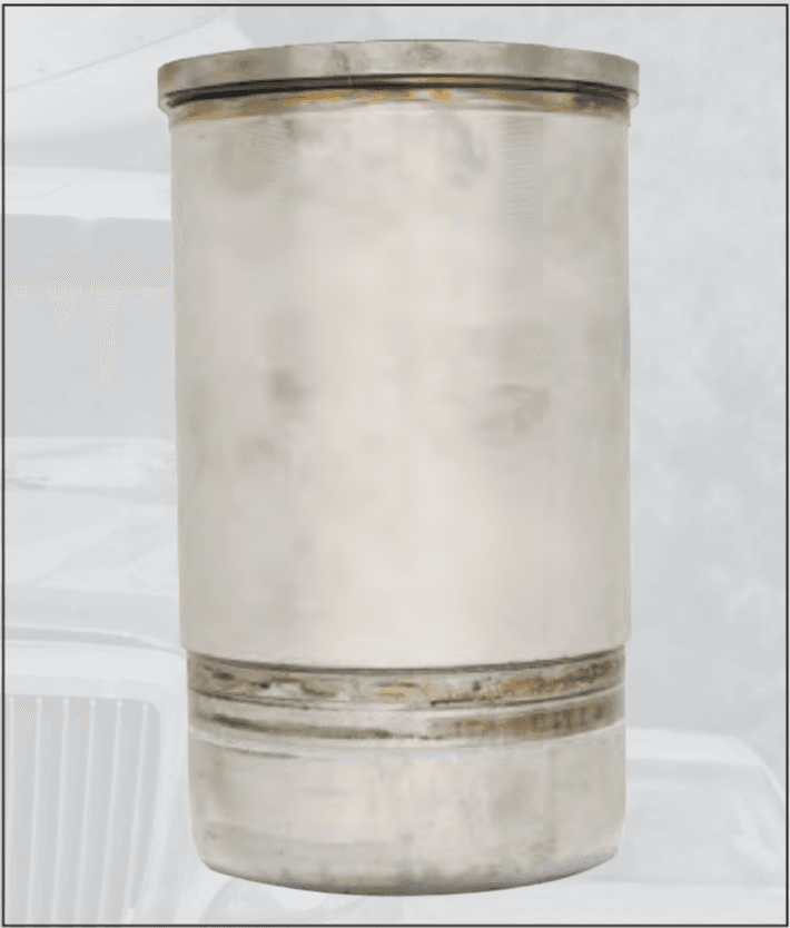 In independent, industry-standard testing, cylinder liners protected by AMSOIL show virtually no signs of cavitation. Based on the ASTM D7853 Cavitation Test.